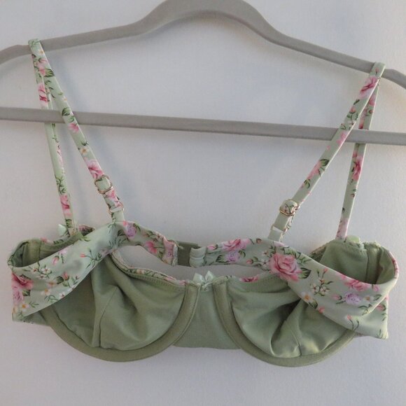 BLACKBOUGH SWIM Georgia Ruched Underwired Bikini Top in Nantucket Cottage Floral - Picture 11 of 14